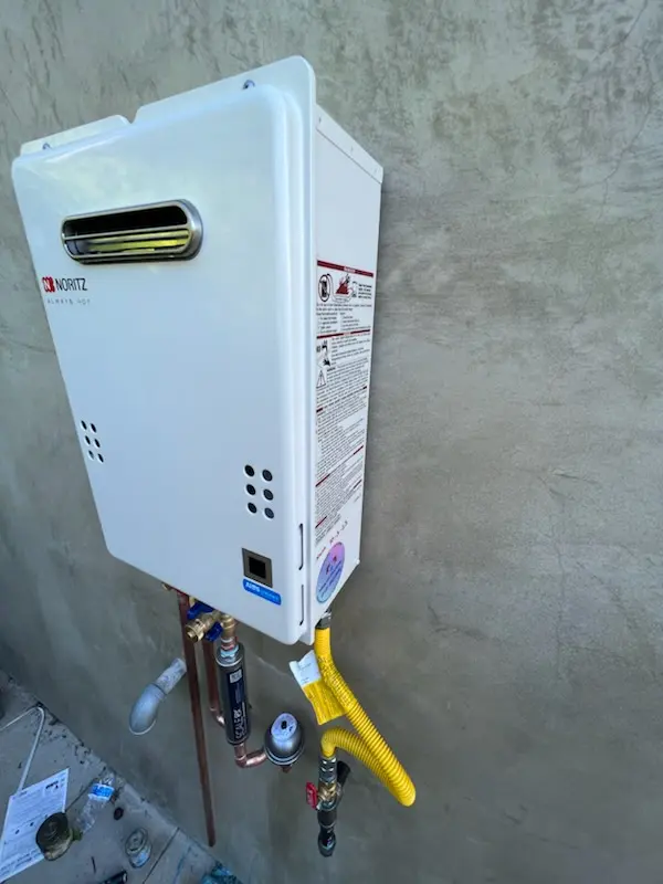 Tankless water heater installation for East San Pedro homes